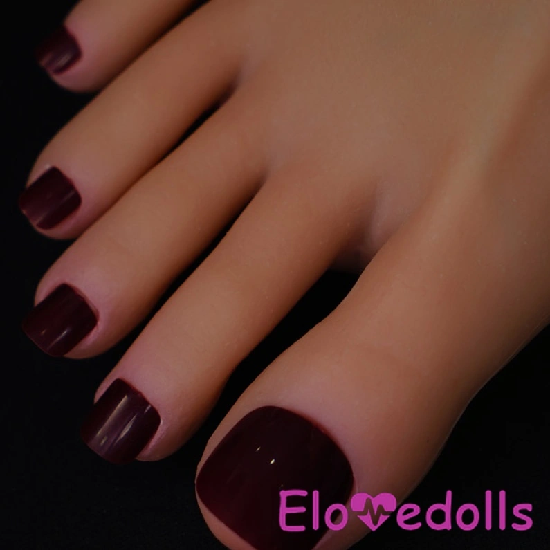 wine red toenail polish